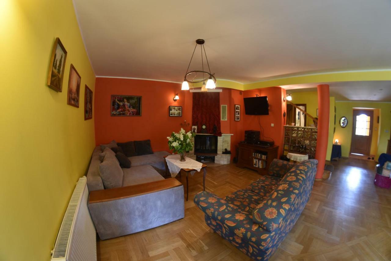 Comfortable House With Garden Manki Exterior foto